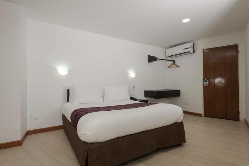 Standard Double or Twin Room,1223614054:JPEG