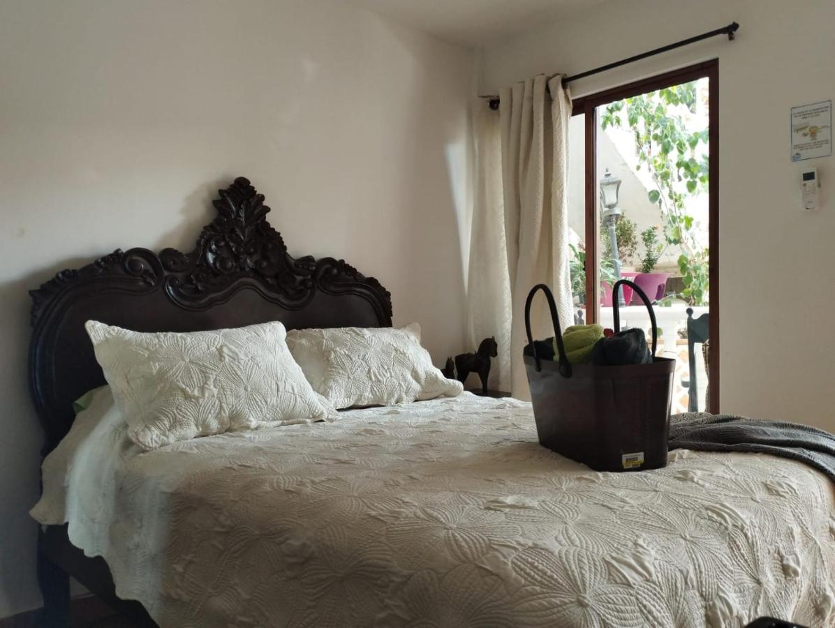 Quarto Triplo com Banheiro Privativo